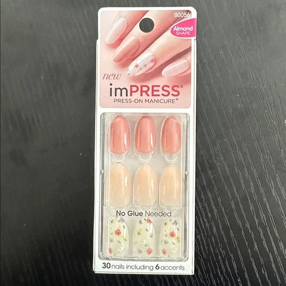 imPRESS Almond Press-On Nails in Soft Pink with Floral Accents - Picture 2 of 2